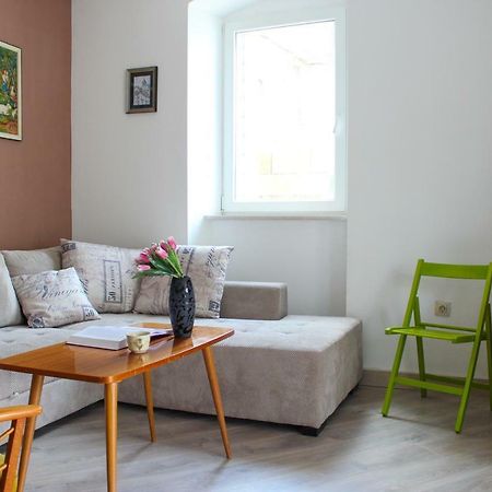 Apartment Dalmatian Rustical Feeling Postira Exterior foto